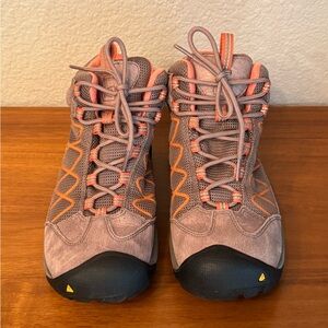 Women's Grey and Coral Keen Hiking Boots 8.5